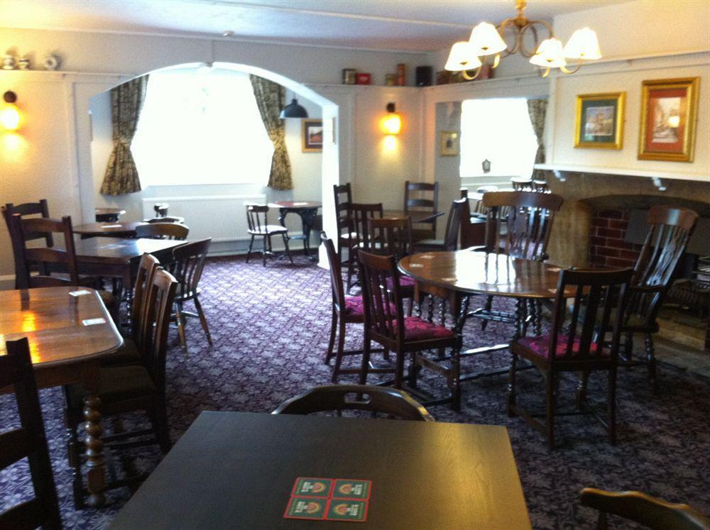 The Black Bull Inn Escrick Dış mekan fotoğraf